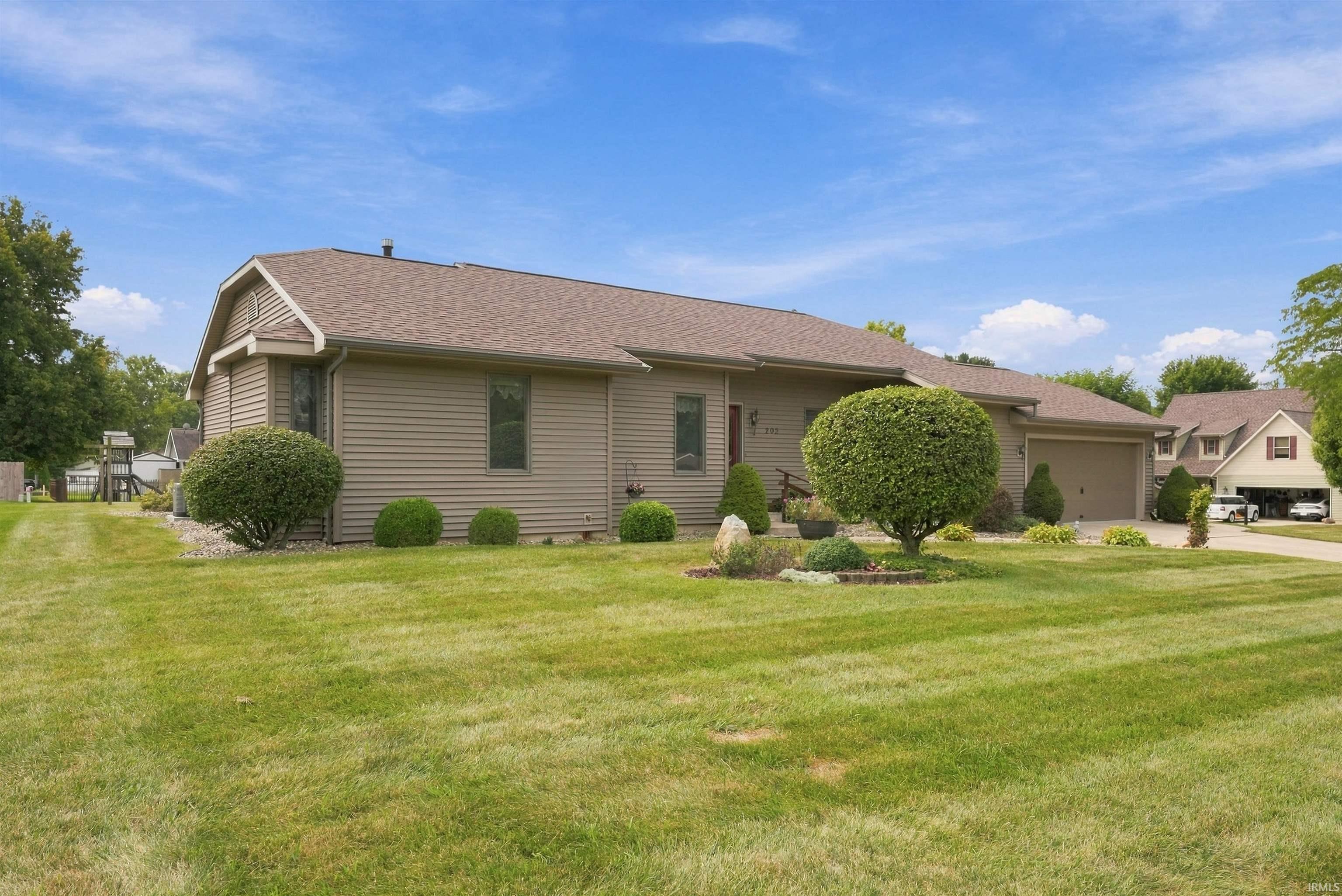 202 Colonial Drive Warsaw IN 46582