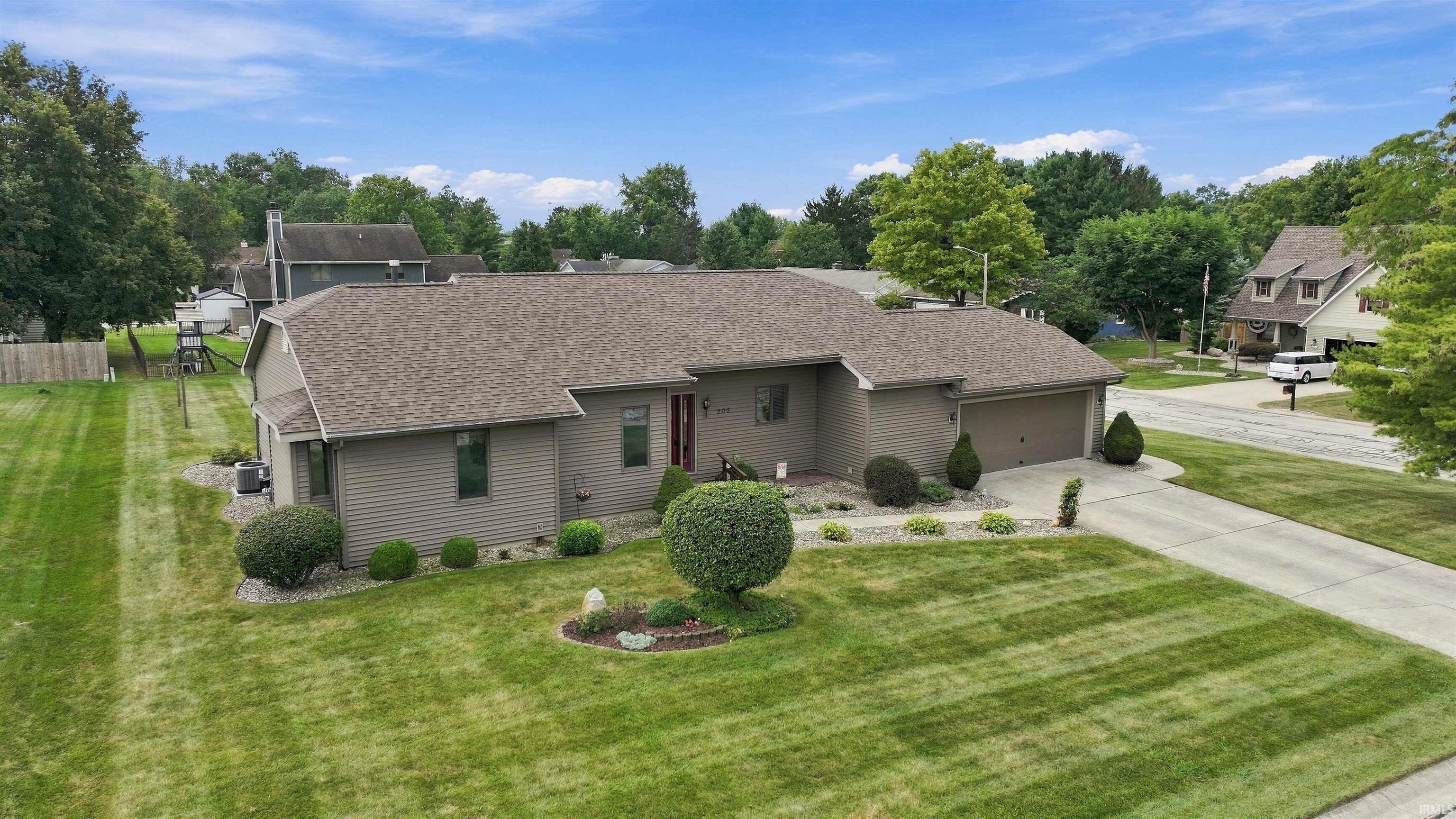 202 Colonial Drive Warsaw IN 46582