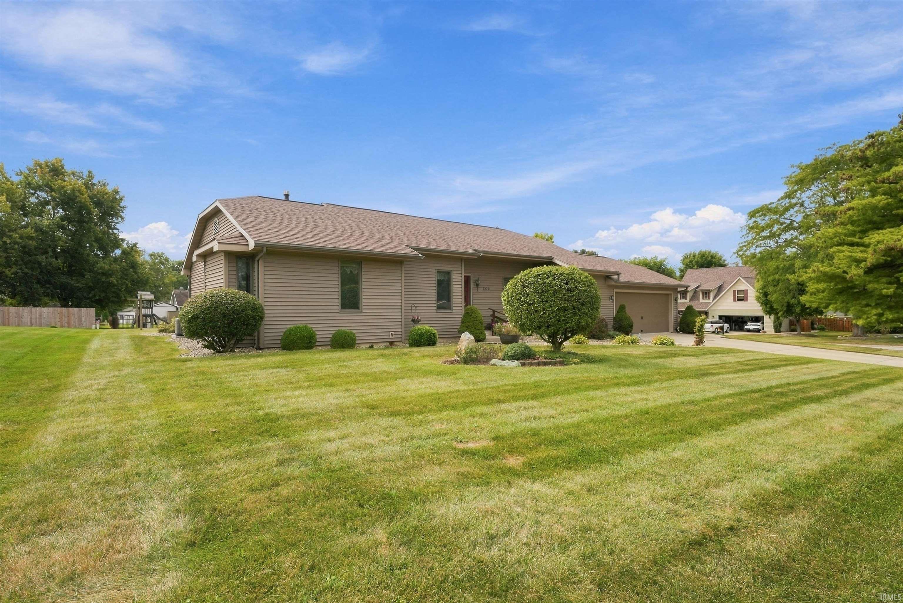 202 Colonial Drive Warsaw IN 46582