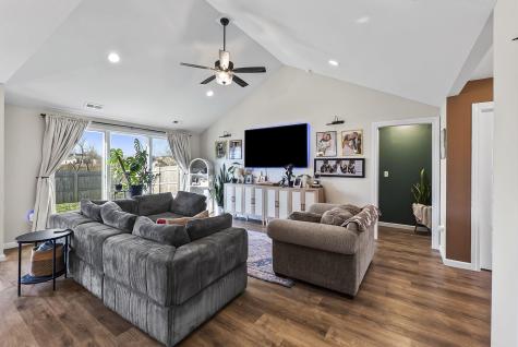 203 W Longfellow Boulevard Columbia City IN 46725