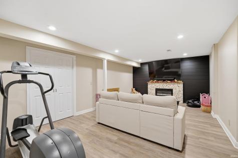 31 Flowermound Drive West Lafayette IN 47906
