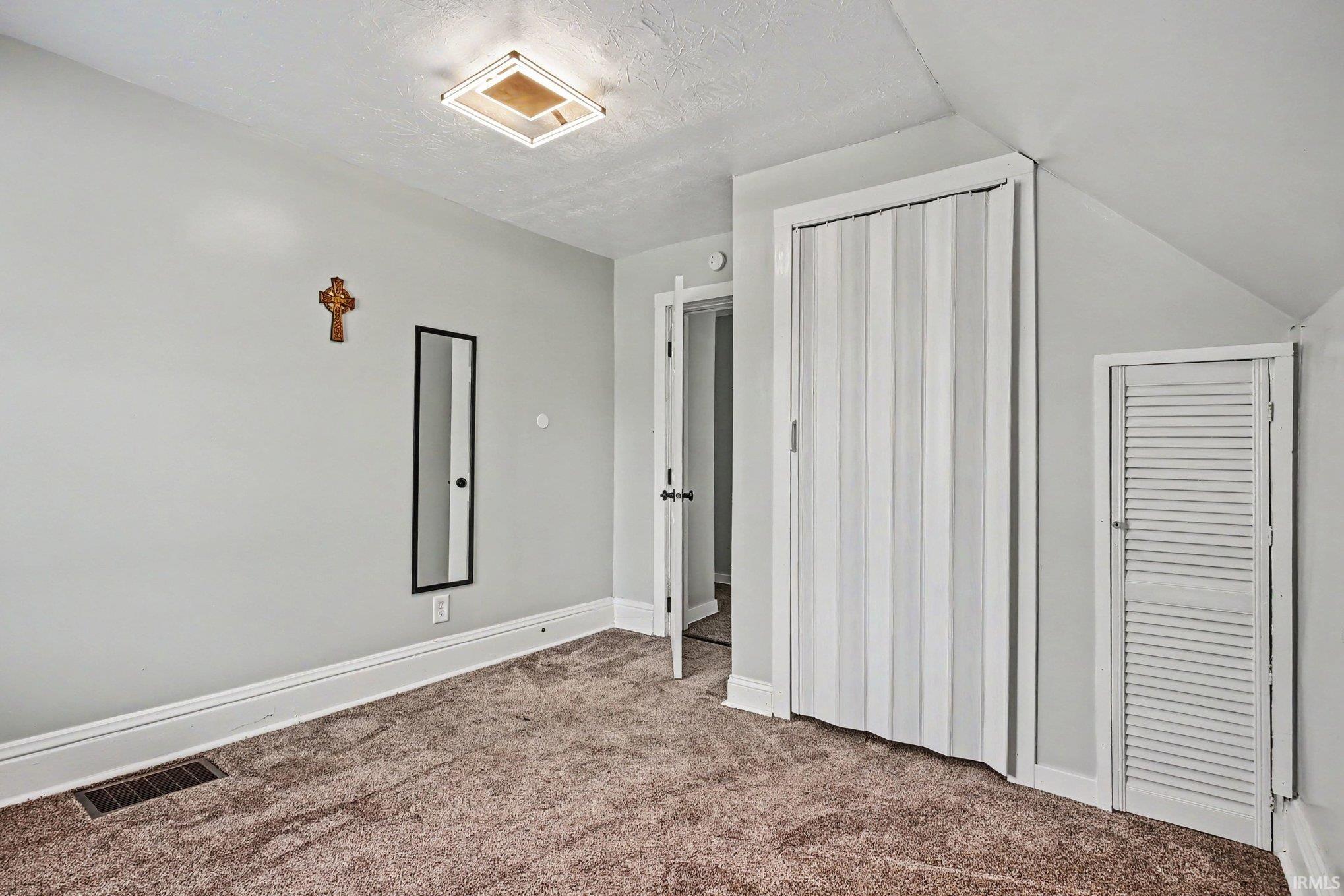 946 S 25th Street South Bend IN 46615