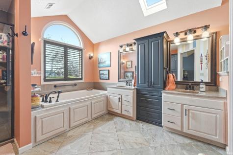 8401 Pember Brook Drive Fort Wayne IN 46804