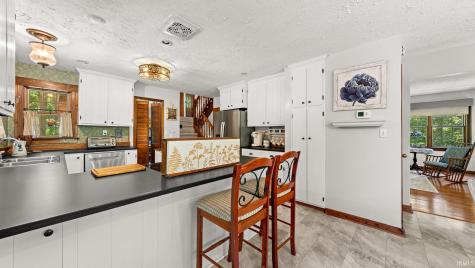 895 W Oakwood Lane Paoli IN 47454