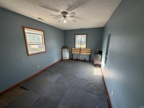 280 NW 9th Street Linton IN 47441