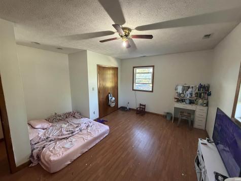 280 NW 9th Street Linton IN 47441