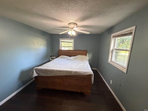 280 NW 9th Street Linton IN 47441