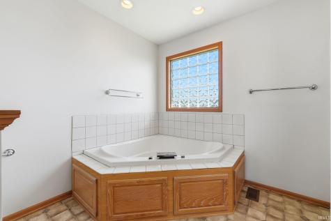 2417 W Harbourside Drive Fort Wayne IN 46814