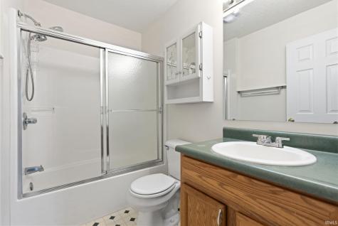 1844 N Vicky Lane Warsaw IN 46582