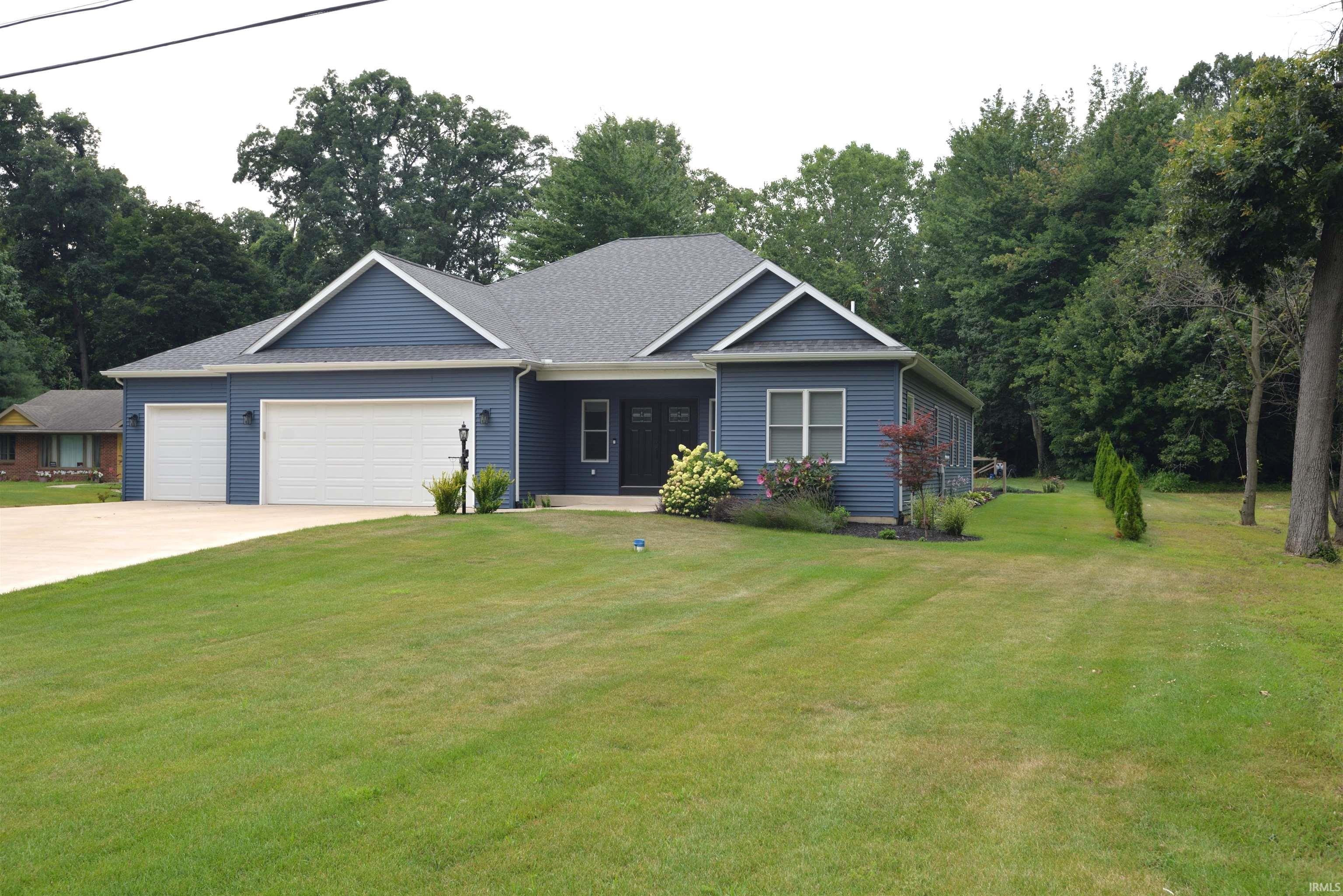 52427 Lynnewood Avenue South Bend IN 46628