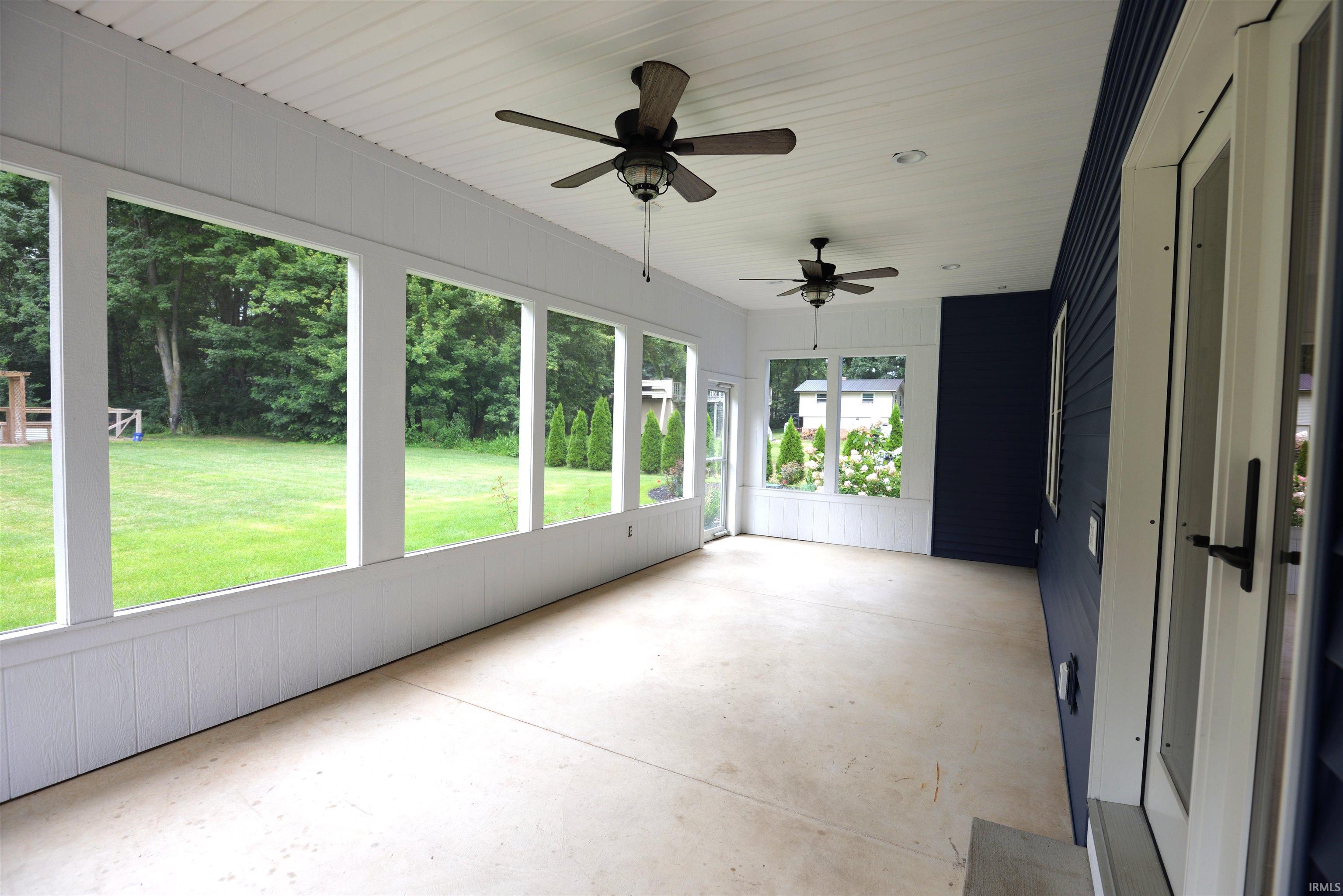 52427 Lynnewood Avenue South Bend IN 46628