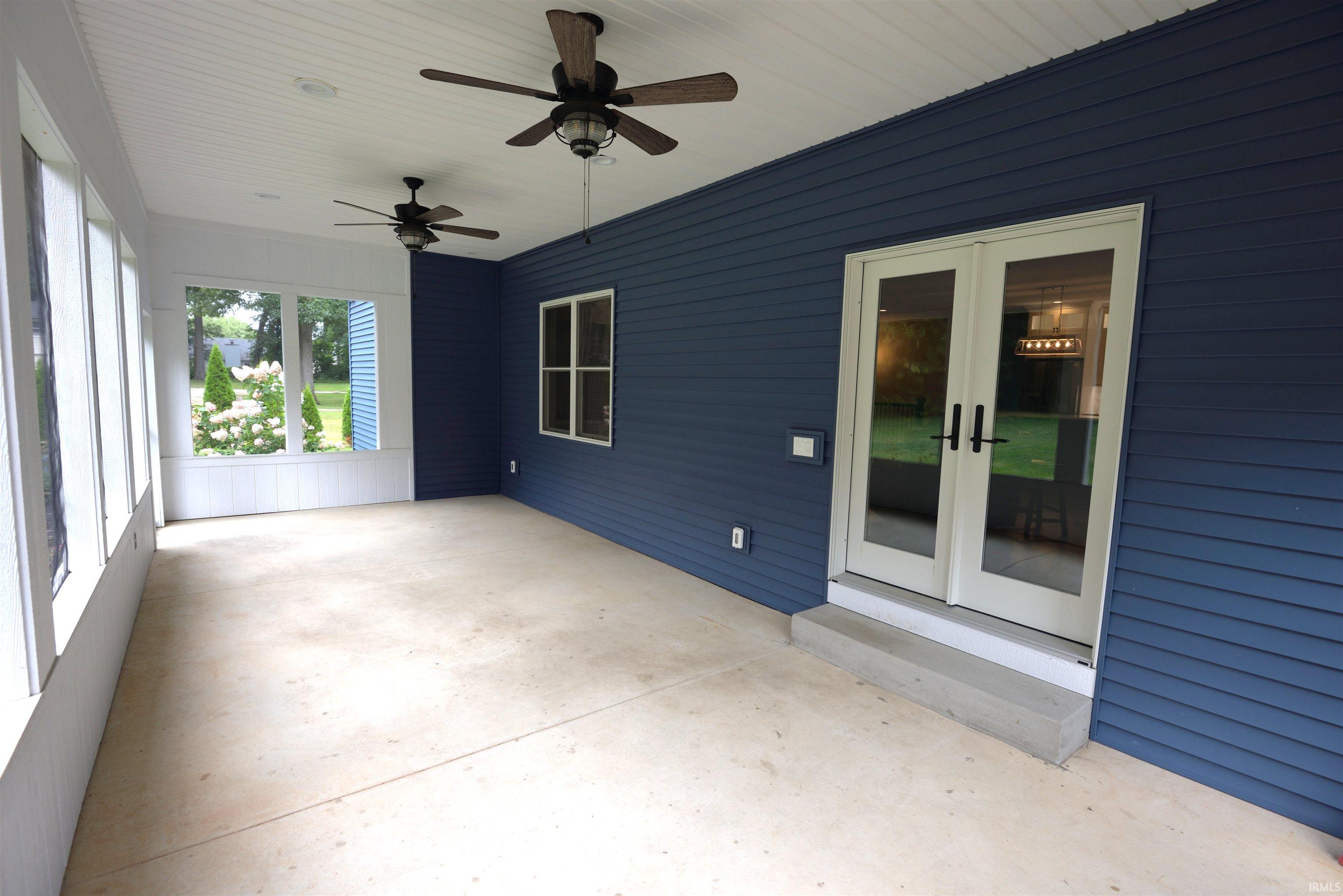 52427 Lynnewood Avenue South Bend IN 46628