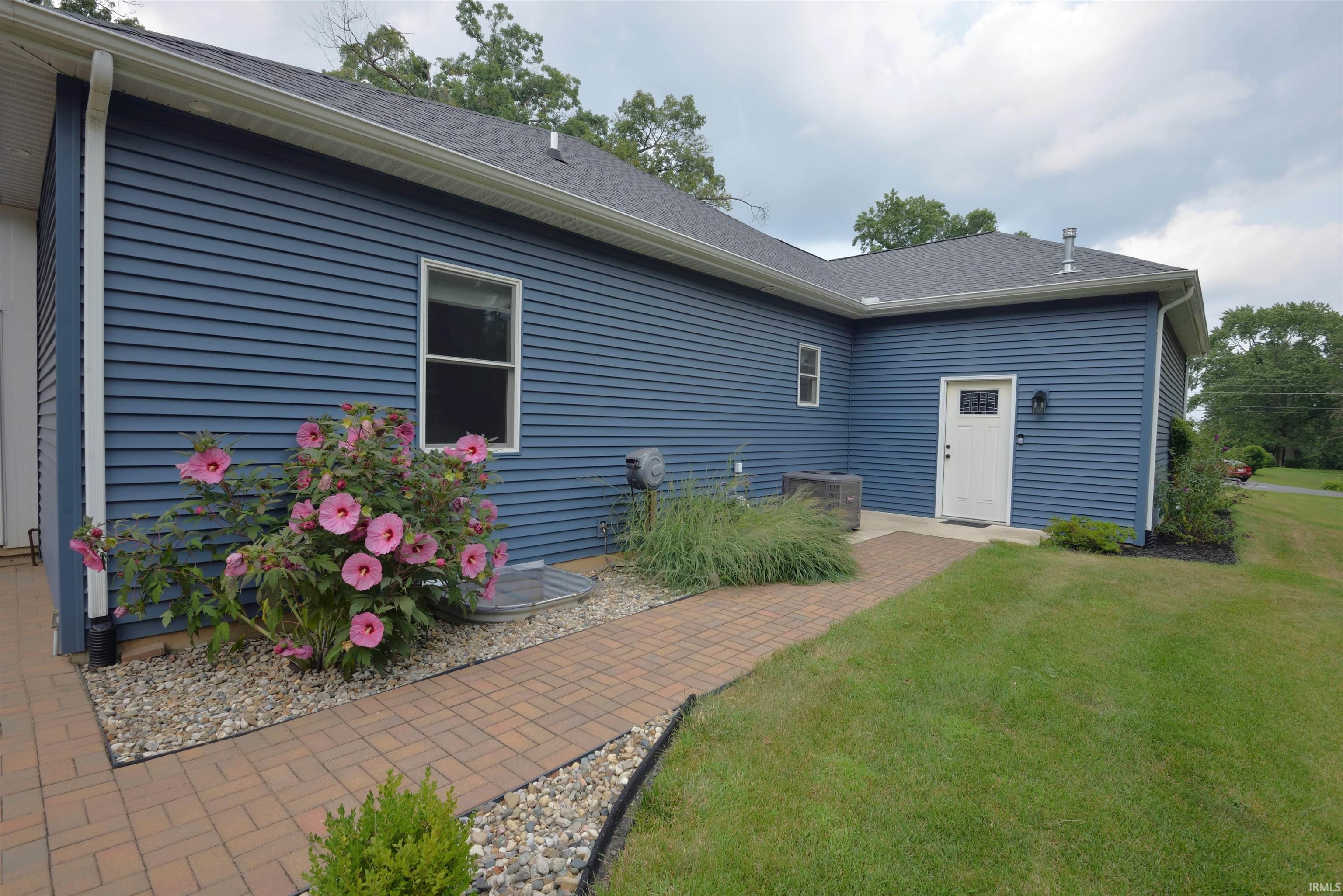 52427 Lynnewood Avenue South Bend IN 46628