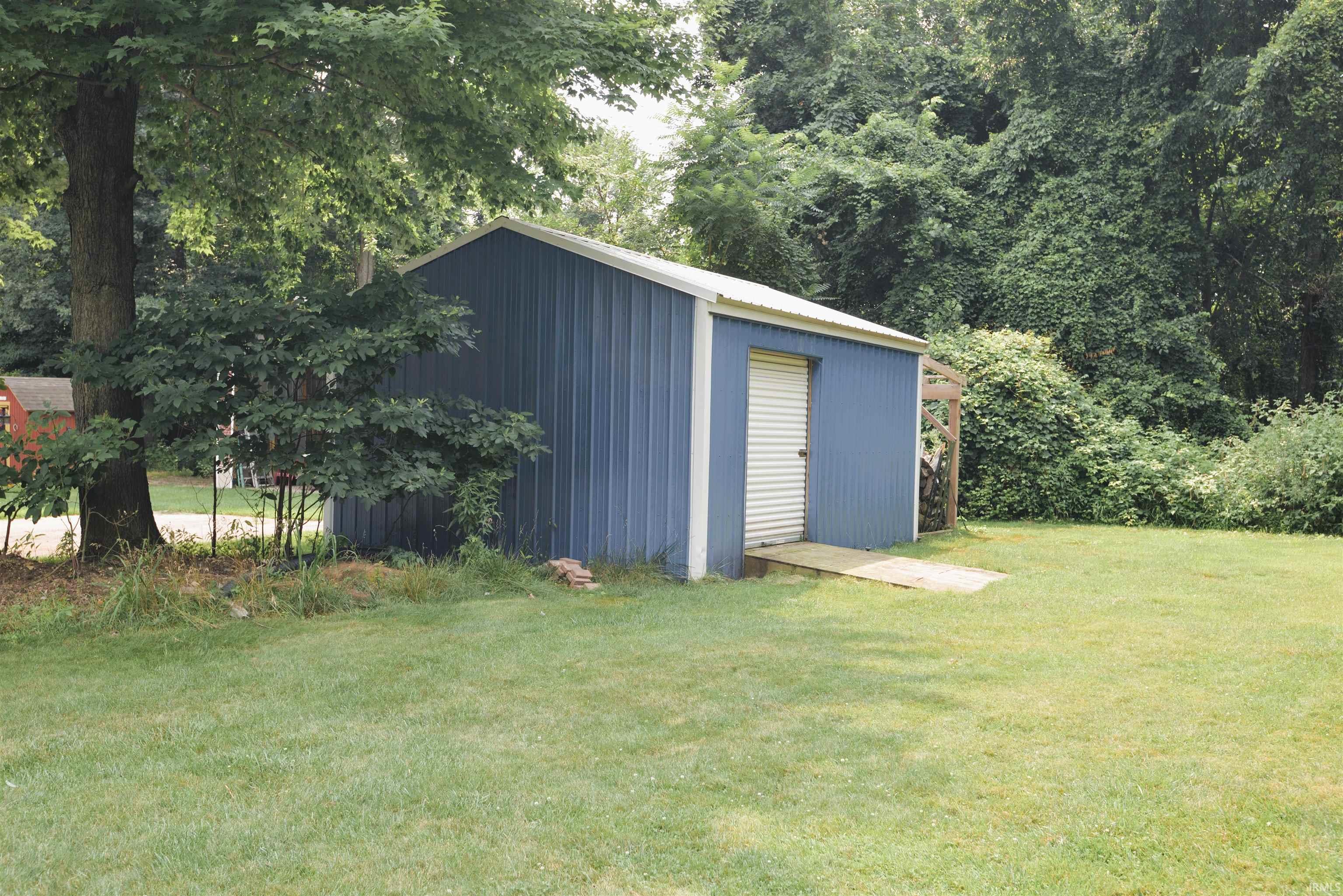 52427 Lynnewood Avenue South Bend IN 46628