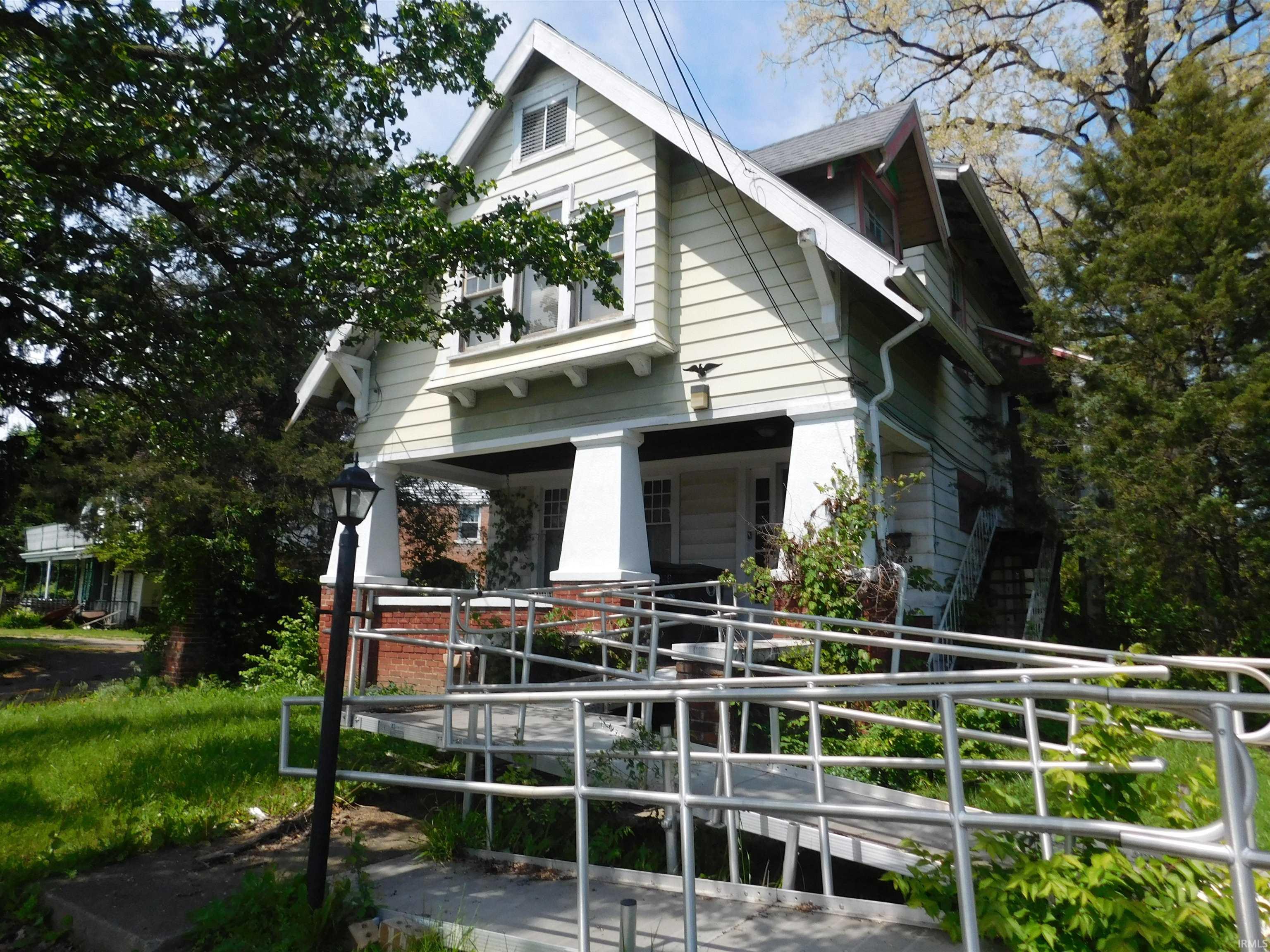 828 W Kilgore Avenue Muncie IN 47305
