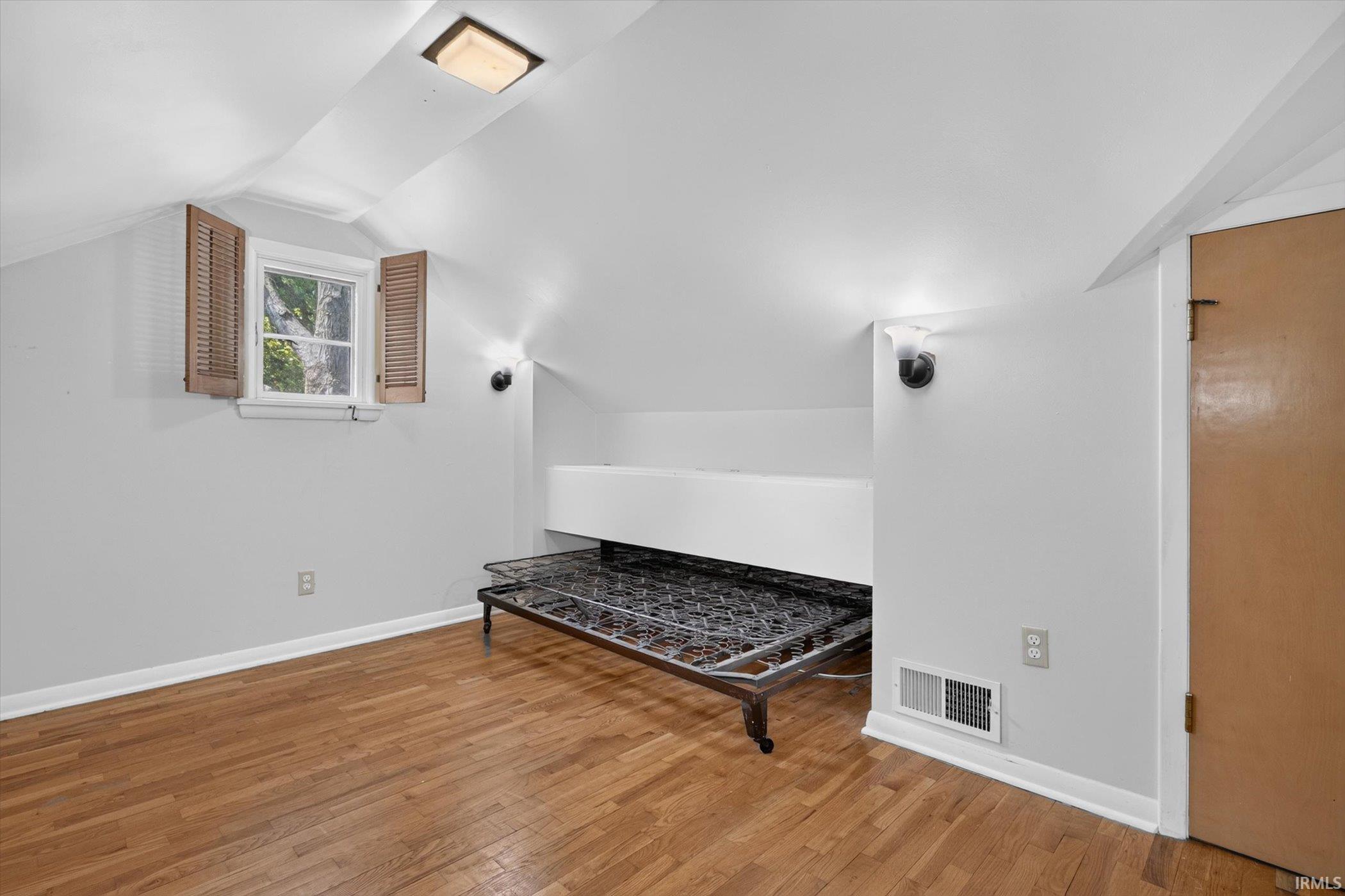 1519 Altgeld Street South Bend IN 46614