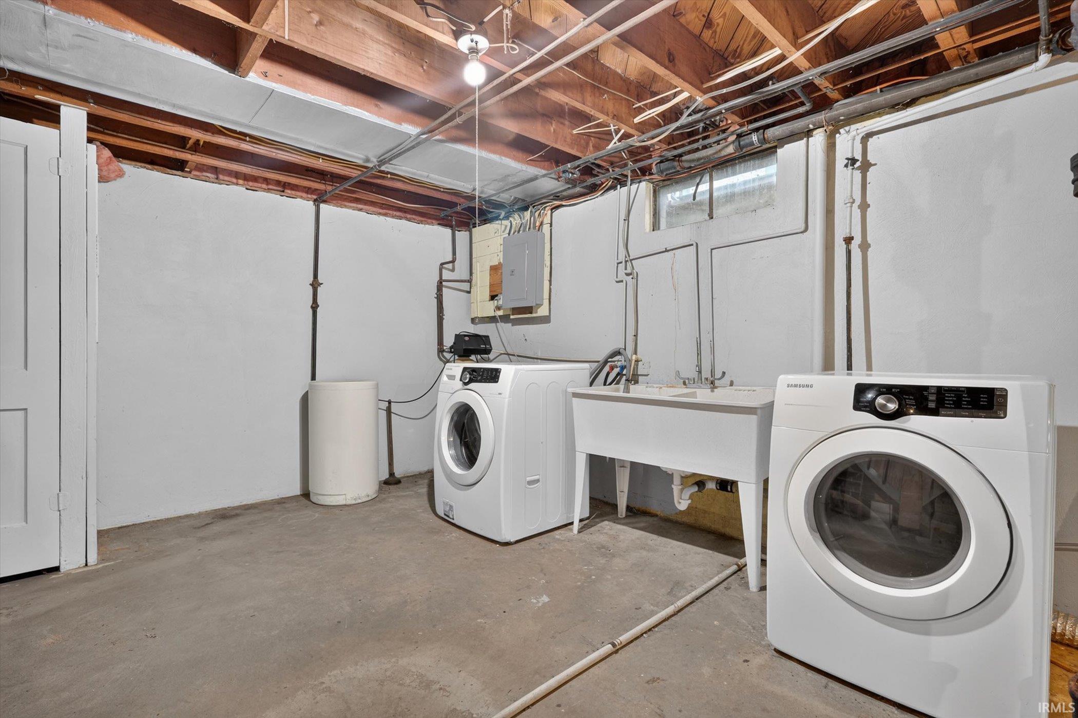 1519 Altgeld Street South Bend IN 46614