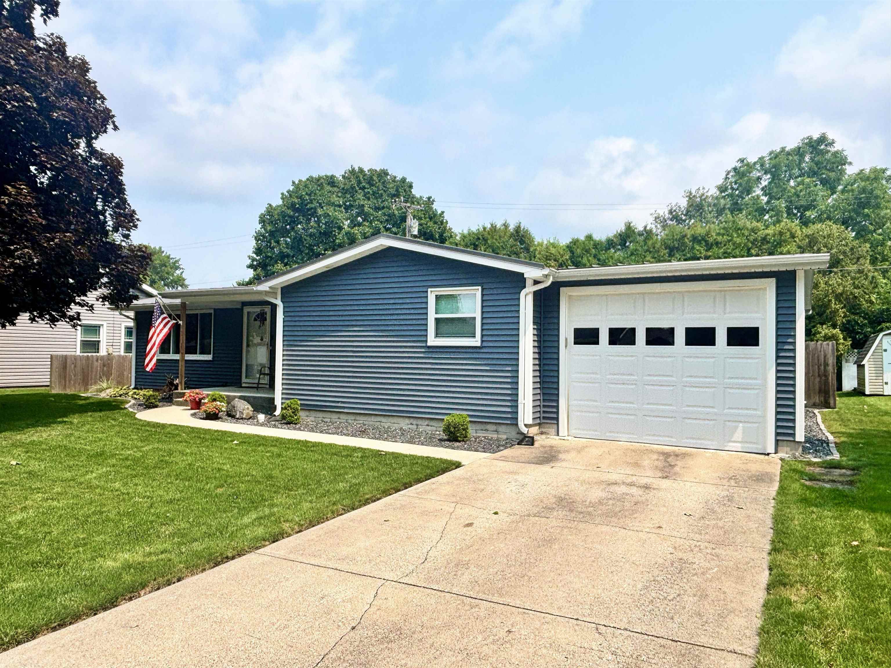 755 N Locke Ct Court Nappanee IN 46550
