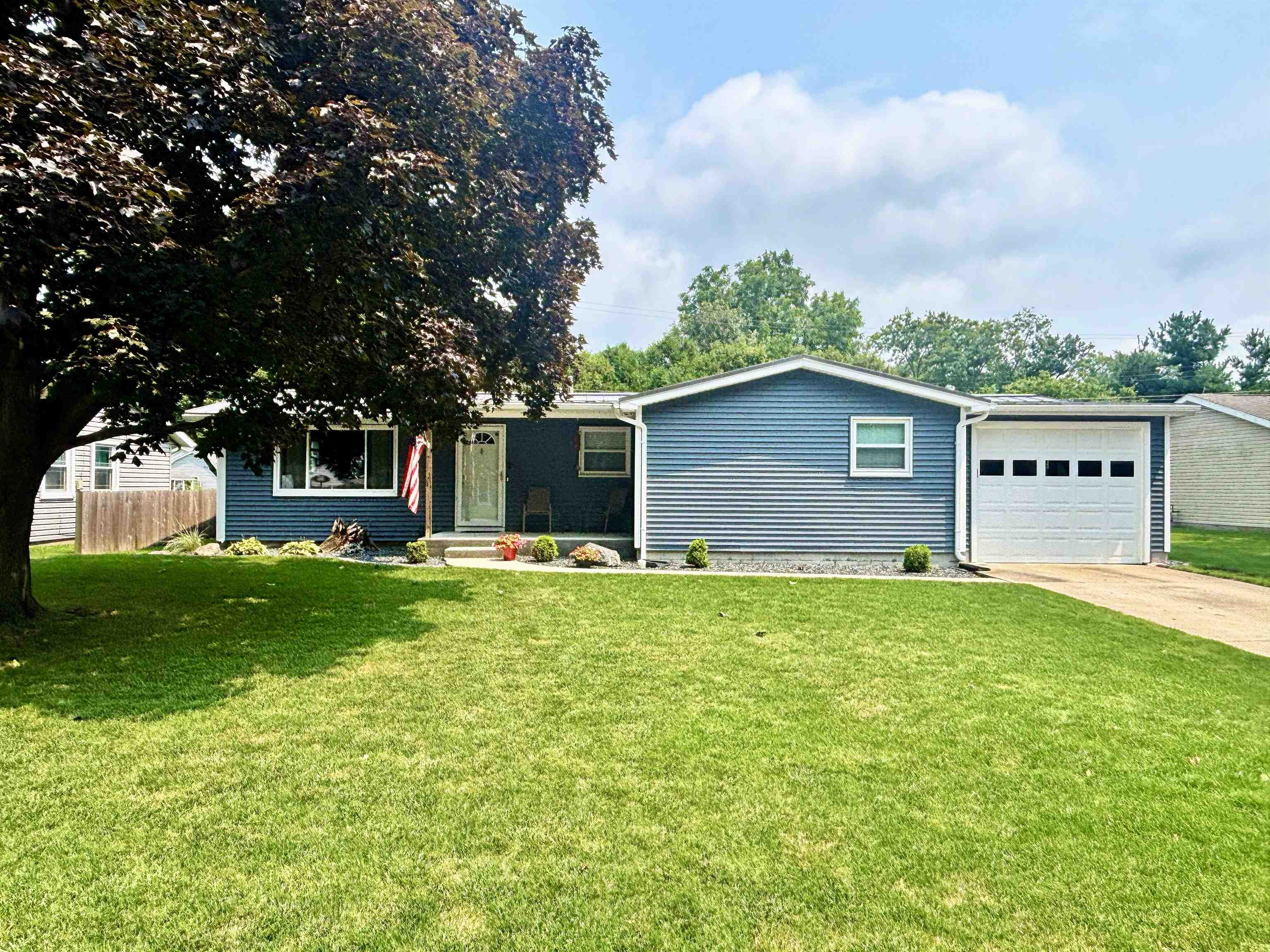 755 N Locke Ct Court Nappanee IN 46550