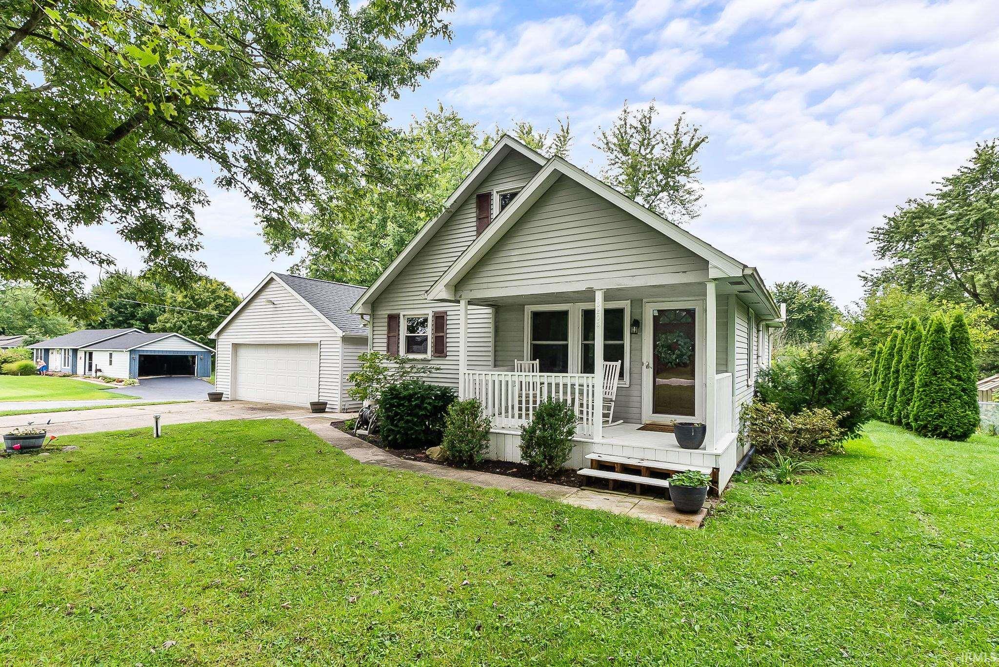Fort Wayne IN, 15205 Auburn Road