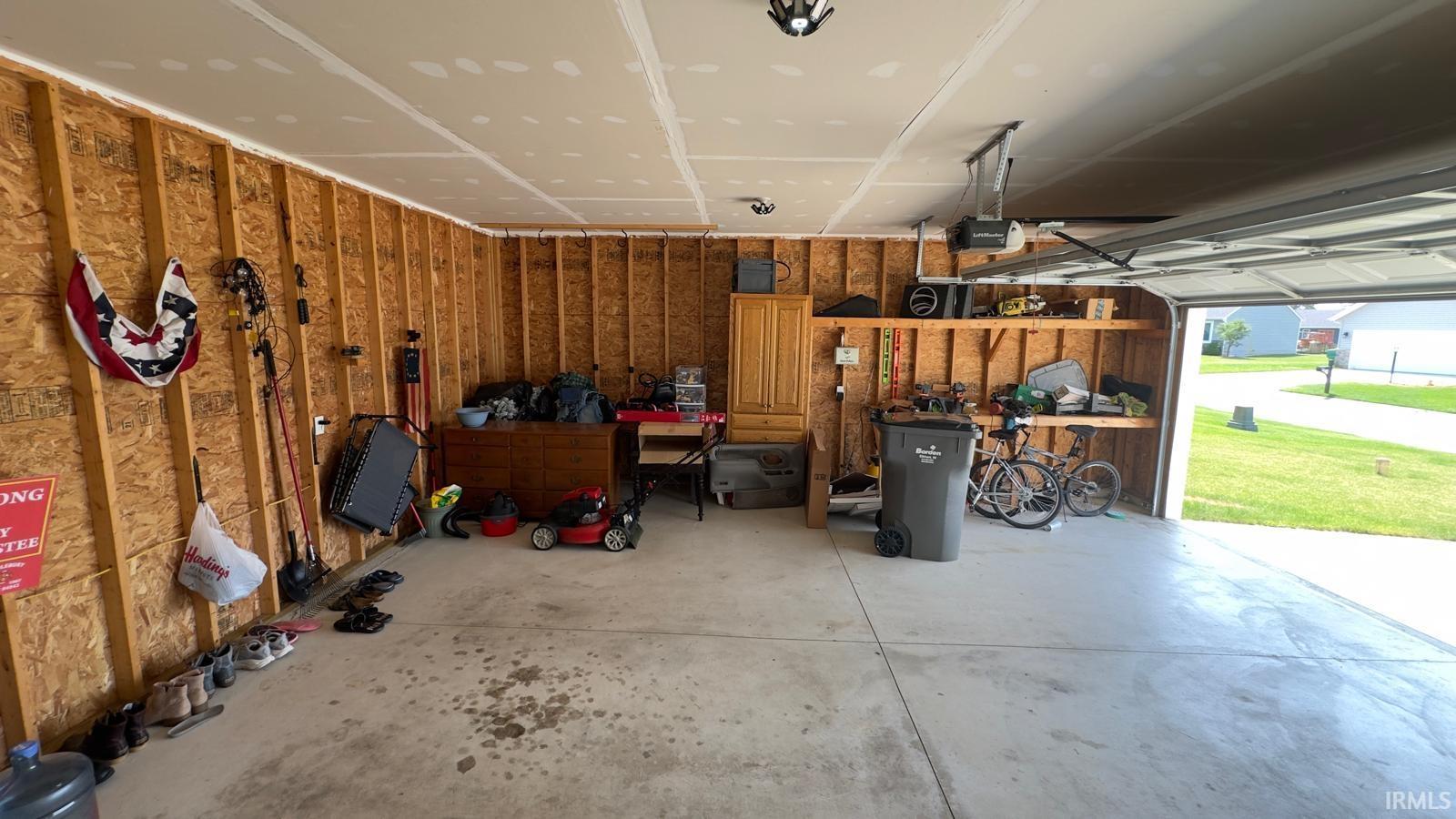 12853 King Fish Court Middlebury IN 46540