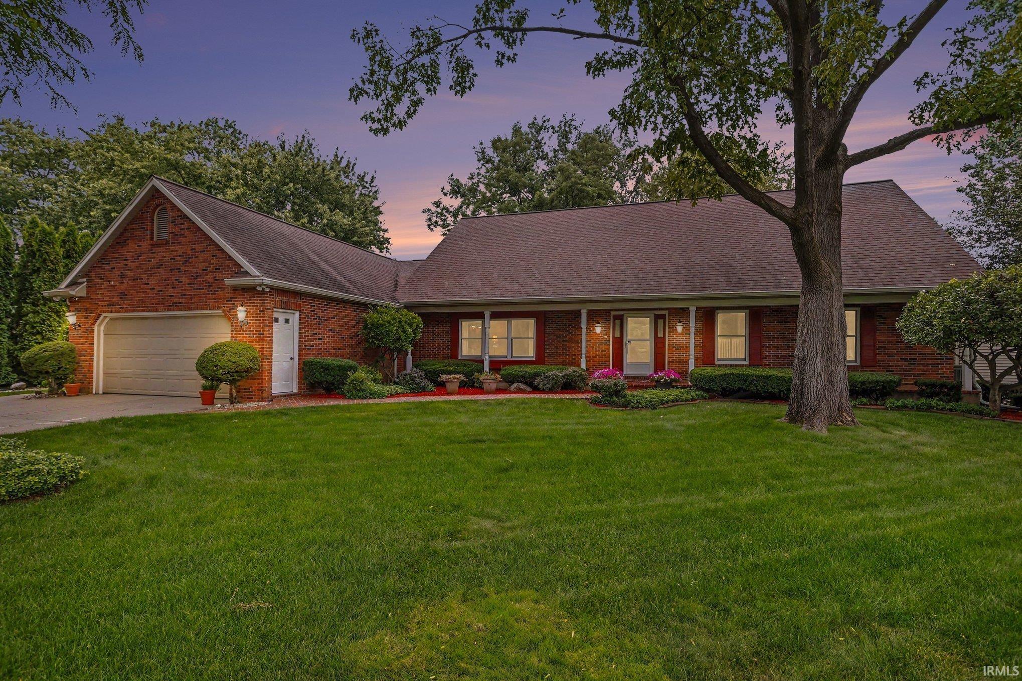 1629 Ladbrooke Lane South Bend IN 46614