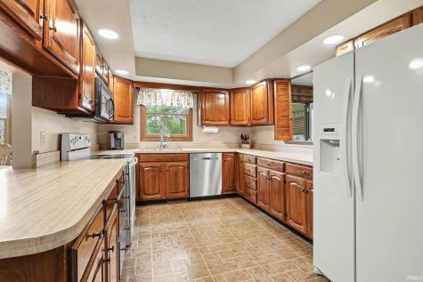 1629 Ladbrooke Lane South Bend IN 46614