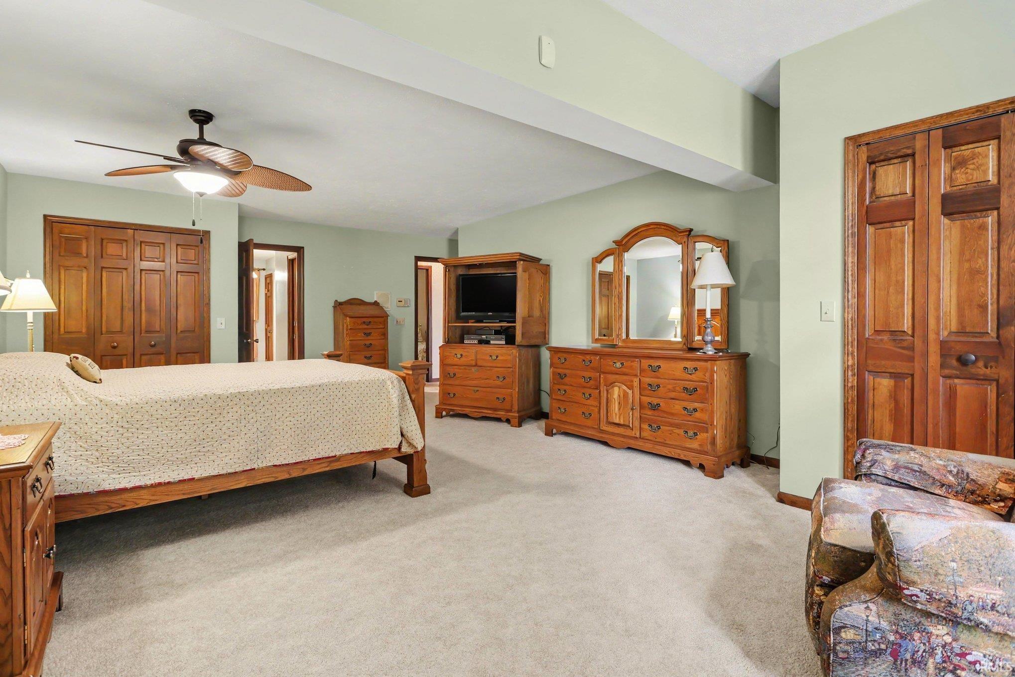 1629 Ladbrooke Lane South Bend IN 46614
