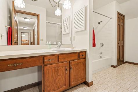 1629 Ladbrooke Lane South Bend IN 46614