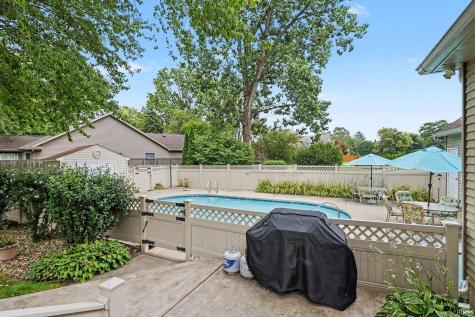 1629 Ladbrooke Lane South Bend IN 46614
