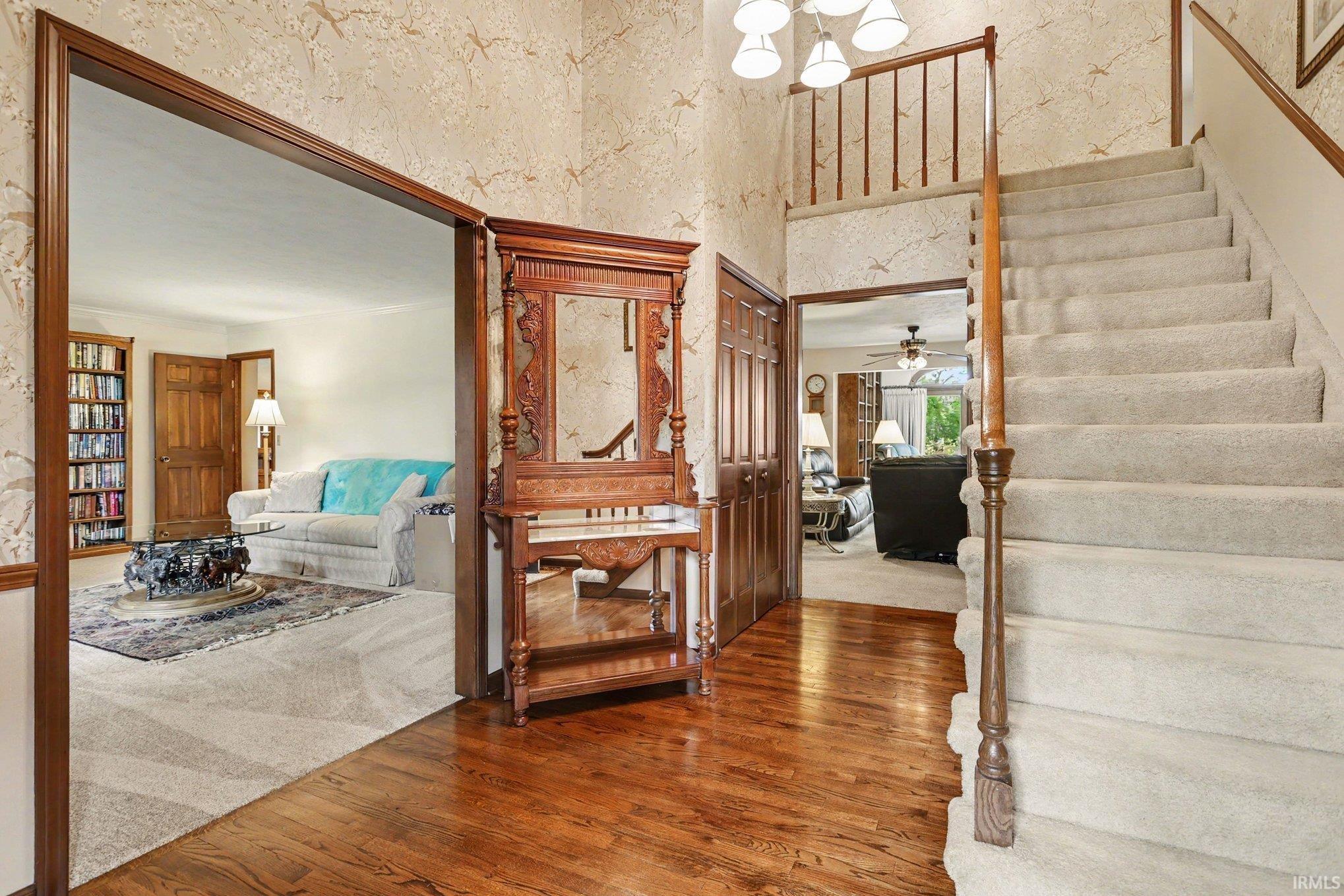 1629 Ladbrooke Lane South Bend IN 46614