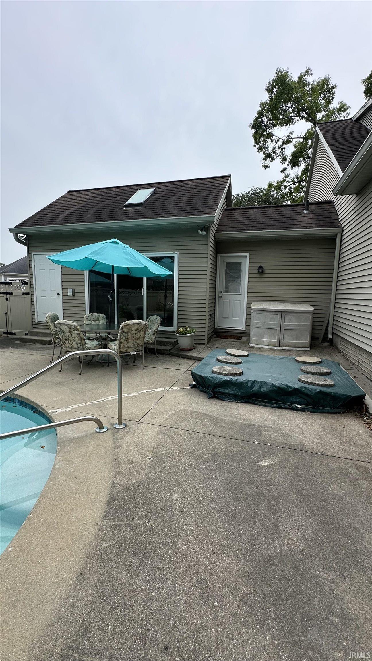 1629 Ladbrooke Lane South Bend IN 46614