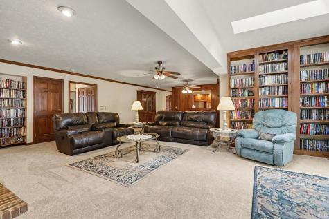 1629 Ladbrooke Lane South Bend IN 46614