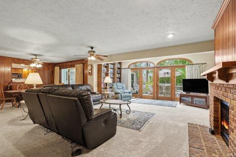 1629 Ladbrooke Lane South Bend IN 46614