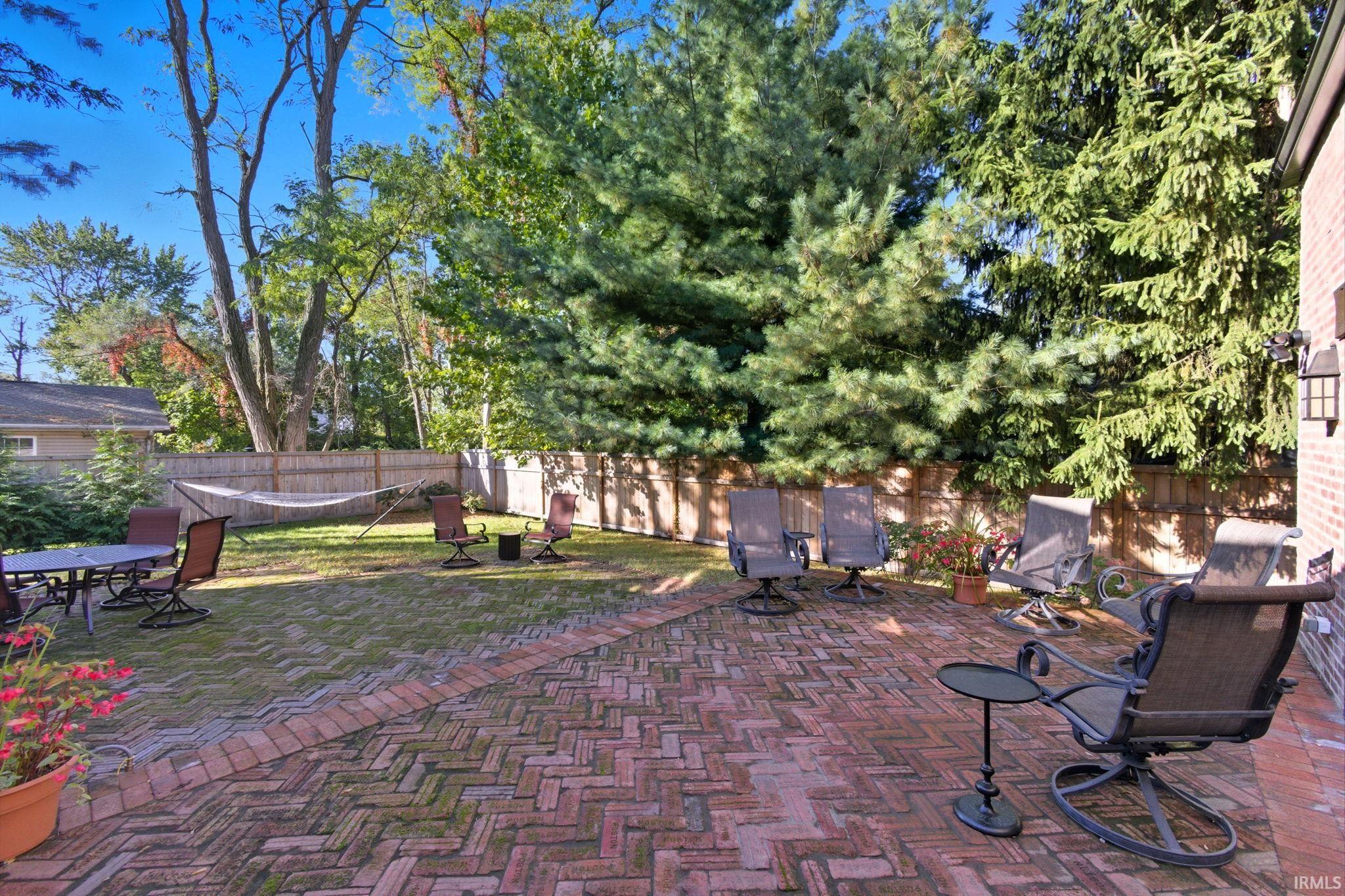 522 Napoleon Street South Bend IN 46617