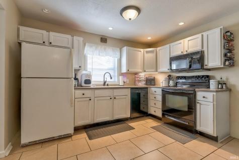 1829 Monroe Avenue Evansville IN 47714