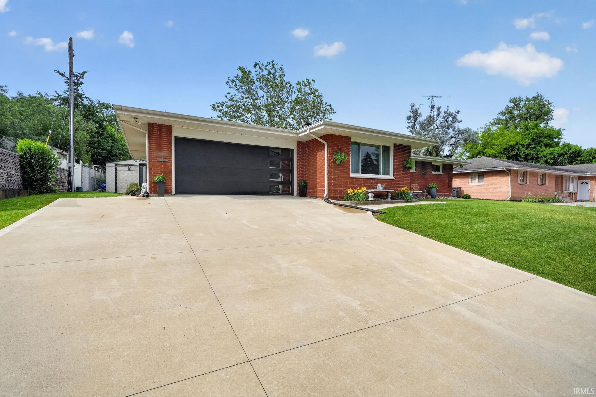 1024 E Eckman Street South Bend IN 46614