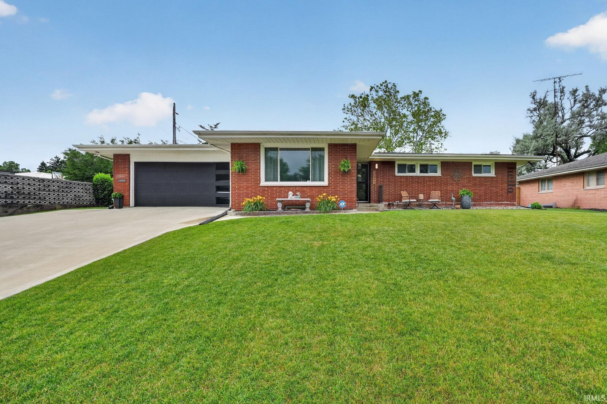 1024 E Eckman Street South Bend IN 46614