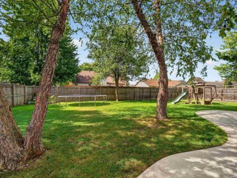 8307 Hunters Knoll Place Fort Wayne IN 46825