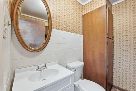 2083 Chapman Lake Drive Warsaw IN 46582