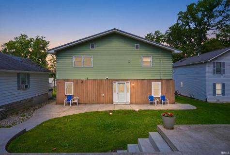 2083 Chapman Lake Drive Warsaw IN 46582