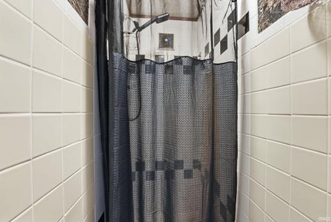 2083 Chapman Lake Drive Warsaw IN 46582