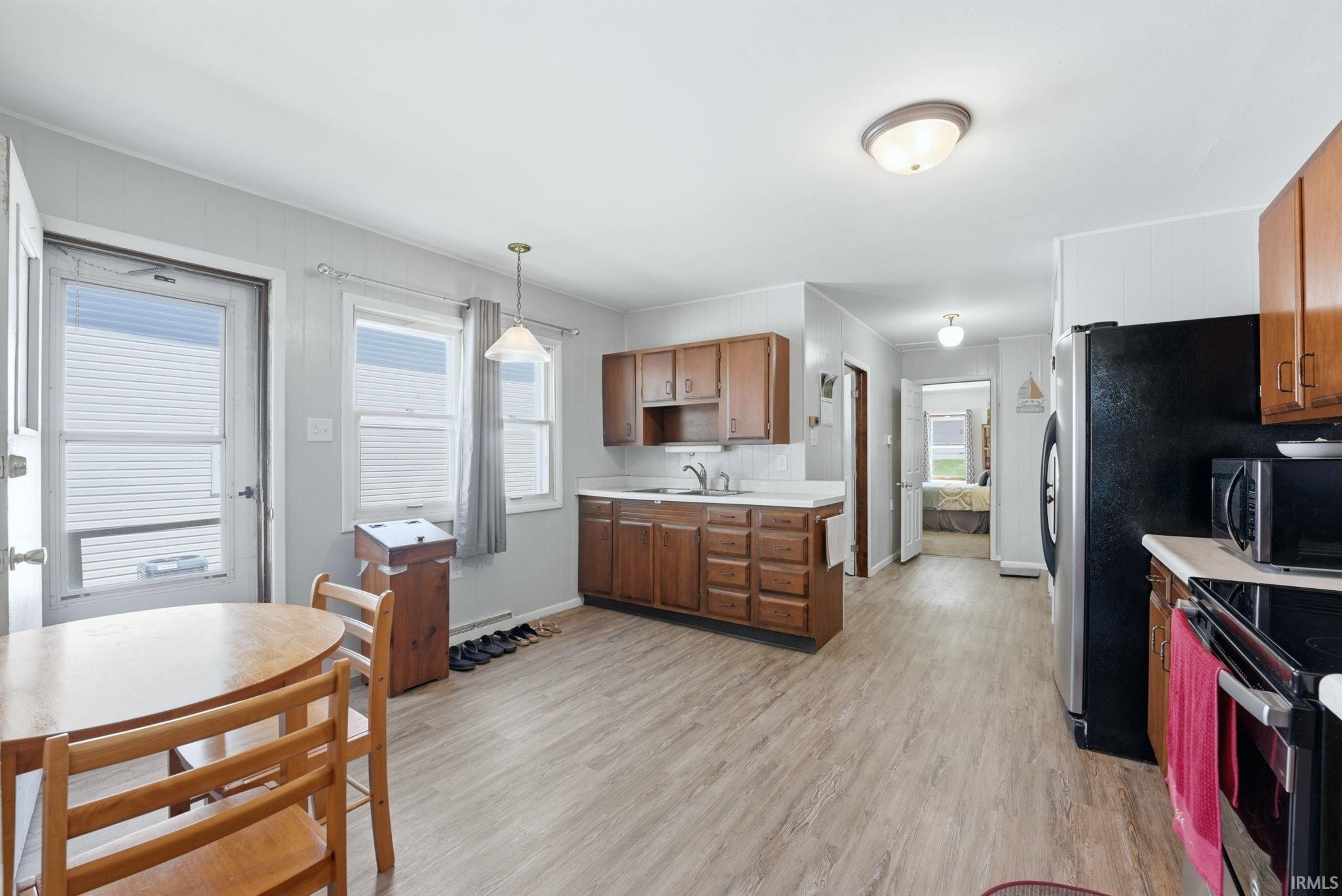 2083 Chapman Lake Drive Warsaw IN 46582