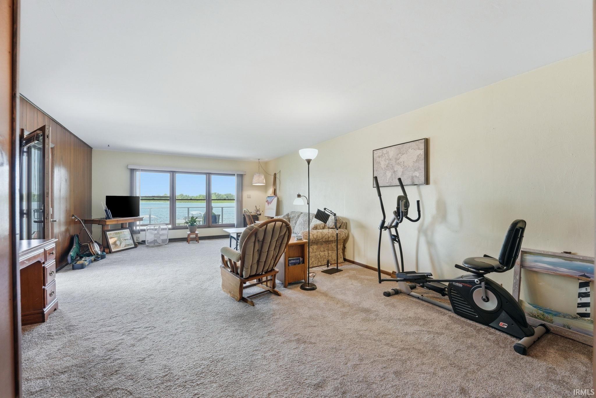 2083 Chapman Lake Drive Warsaw IN 46582