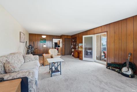 2083 Chapman Lake Drive Warsaw IN 46582