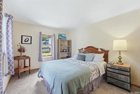 2083 Chapman Lake Drive Warsaw IN 46582