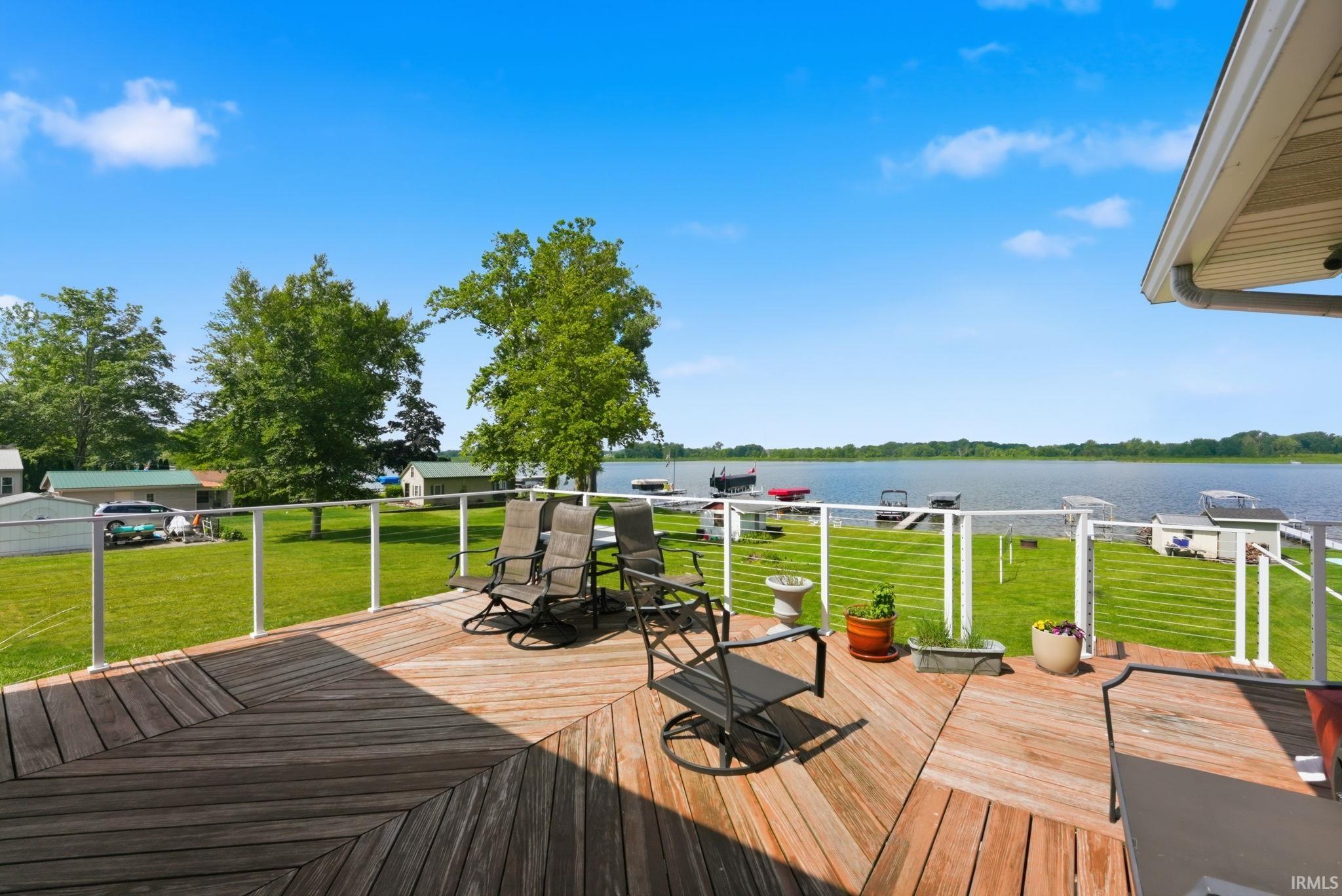 2083 Chapman Lake Drive Warsaw IN 46582