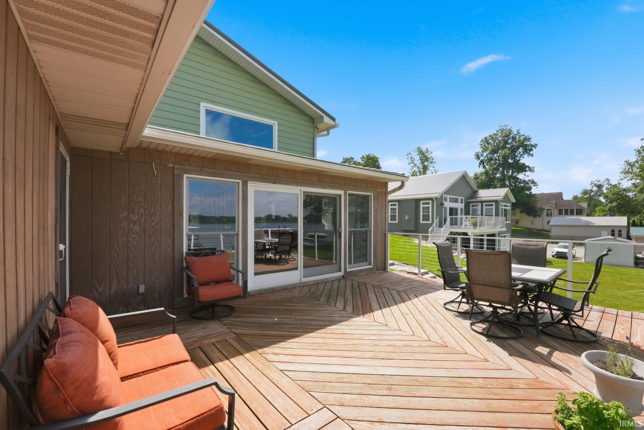 2083 Chapman Lake Drive Warsaw IN 46582