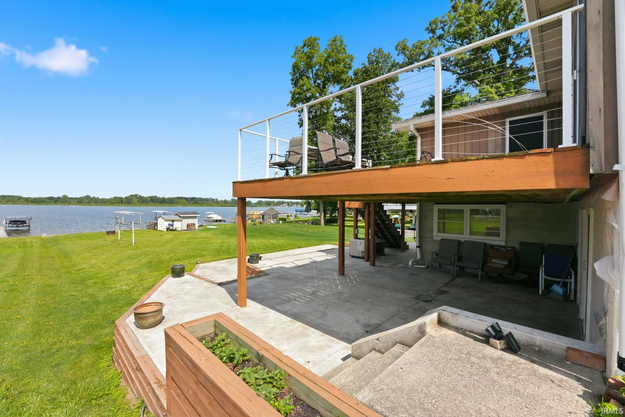 2083 Chapman Lake Drive Warsaw IN 46582