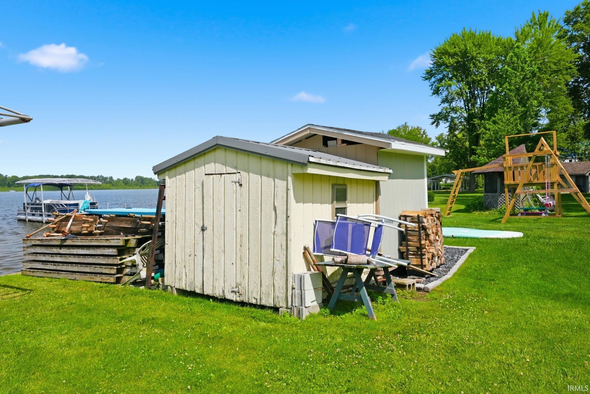 2083 Chapman Lake Drive Warsaw IN 46582